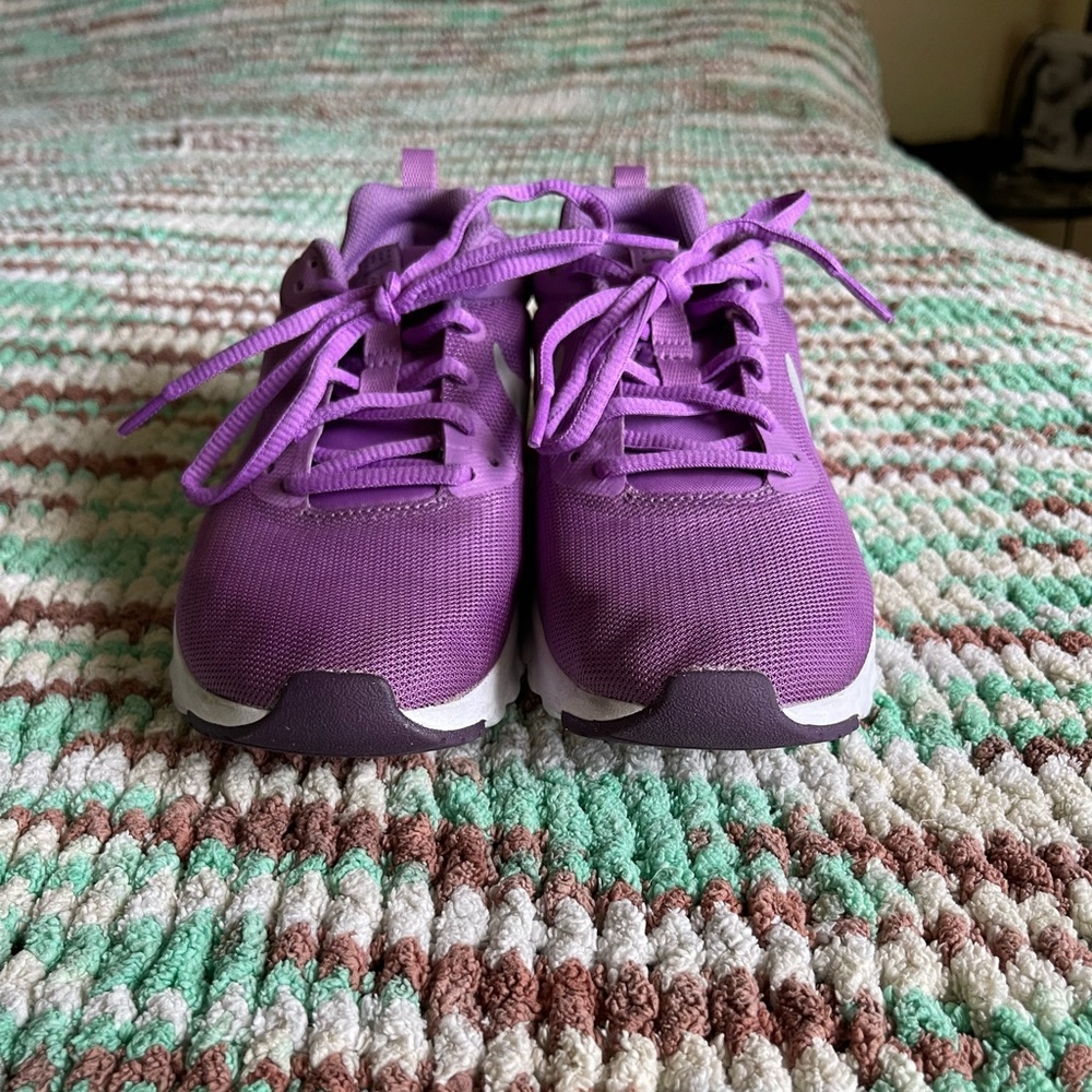 Nike tennis shoes